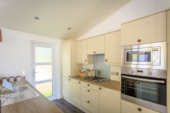 Cambrian Plantation 2016 40X2022 Bed Kitchen Cambrian Plantation 2016 40X2022 Bed Kitchen